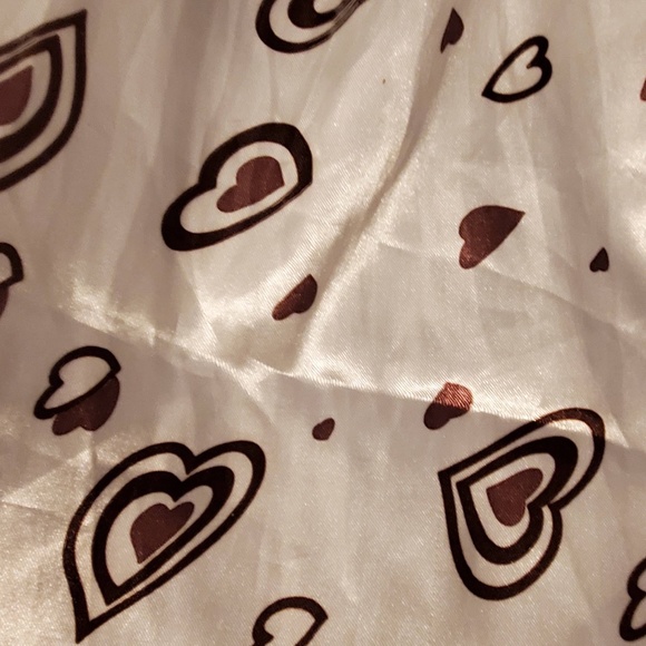 Chocolate Heart Scarf - Picture 2 of 2